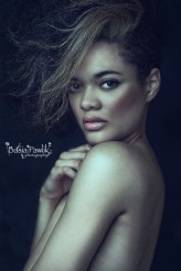 aisablri model: Nicole Muleo Mbongo