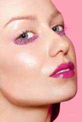 melii_wil Fresh & Pink Explosion dla GLOW Mag

Fotograf/Retuszer: Natalia Mrowiec
Modelka: Anna Kubaczka
Make-up artist: Pamela Wilczynska

