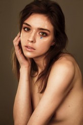 blusher Makijaz/stylizacja - Karolina Siewierska-Paulewicz
Modelka - Misha Czumaczenko
Foto - Jakub Saczuk
