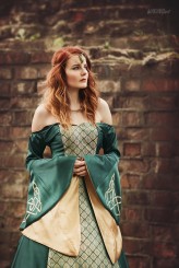Broken_Amber Suknia: Emerald Queen Art
Biżuteria:Wunderkammer