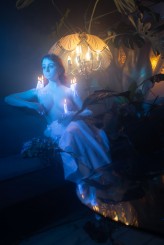 DekadencjaStudio                             Światło ciągłe + błysk UV            