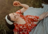 Fotograf_ka_Damsko-meska                             Julia w dalszej części sesji owocowej na szczecińskiej polanie
            