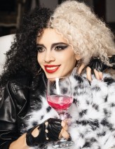 marco87cz Cruella 
Mod:
https://www.instagram.com/mary__jey24/
MUA: 
https://www.instagram.com/red.glow.beauty/