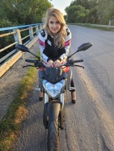 Olins Motogirl