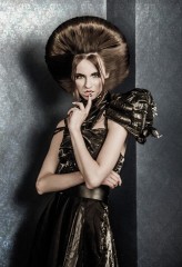 Bjorn Design& Style: By BJORN 
 Model: Daria Rębiś
 Hair: Ewelina Kraj
 Photos: Ania Michałek FOTO na obcasach