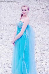 BeataW                             Ewelina jako Elsa :)

Zapraszam na sesje bajkowe: https://www.facebook.com/beatawphotography
:)            