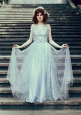 Kosma-foto Model: Redapocalypse 
Mua: Aleksandra Walczak Makeup Artist 
Dress: Galeria Larin 
Plener z Dream on - Plenery Fotograficzne 
