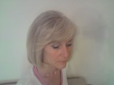 angmar fryzura dzienna (koloryzacja: balejaż blond, strzyżenie na prosto z ciężką, wycieniowaną grzywką na bok)