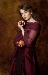 Skowrond Sesja: Golden Pommegranate. 

Modelka: Aleksandra Salamon.

MUA: Magda Kapuścinska &amp;amp; Sylwia Chmiel. 