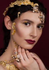 Taravel Make-up: Paulina Szyszka
Fotograf i retusz: Marta Pajączkowska