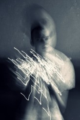_Timothy_ Life in hands - zdjęcie portretowe (abstrakcyjne), które opisuje moją walkę z chorobą nowotworową. Niestety jest to nowotwór złośliwy (RAK). 