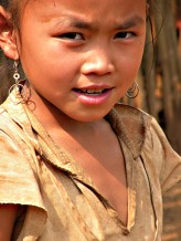 ornak2                             Laos, portret, dziecko, dziewczynka, www.photogalery.pl            