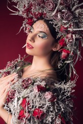 margaretha Modelka: Katarzyna Zając

Stylizacja floralna: Małgorzata Szwagiel

Foto: Kuba Pabis