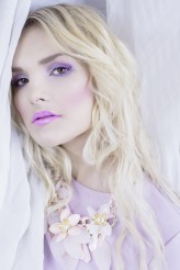 Agatha_makeup