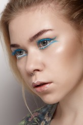 kjmua photo: Rafał Woźniak/picturemaker.pl
make-up: Kasia Janota - studentka FaceArt
model: Naomi Muras