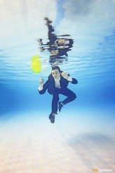 MakeMan podwodna sesja zdjęciowa w basenie