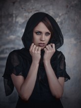 BlackLight Modelka: Alicja Błachowicz
Edit: Anna Liwińska