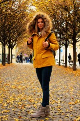 krystianwr Praga jesienią 
#praga #autumn # woman #trees #leaves