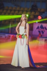 Zuzanna_Izabella Pokaz mody POLKI FOLKI "Tradycja jak diament" - Anna Larysa Knap