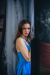 Piotr937 Miejsce: Studio-Atelier, Rozbórz, 2025
Pracownia fotografii studyjnej - własna. Scenografie i ustawienia autorskie.
Modelka: Justyna K..  
Osoby zainteresowane podobnymi sesjami zapraszam do kontaktu – IG: @haditpk
