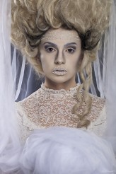 design-me                             Makeup & design: Marta Wendt
Wig: www.atelier-kulisy.pl            