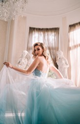 marcelina_saw                             Fot: Beshamel Weddings
Sukienka Karolina Seeger
MUA Karolina Witasik
Włosy Anna Gandzii            