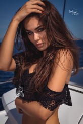 romulus Modelka: Weronika Jezierska
Mua: Karolina Pabian
Zdjęcie popełnione na:
Royal Cracow Catamaran gdzieś na Sardynii :)