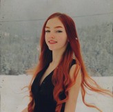 xElizabeth zdjęcie zimowe w czarnej sukience