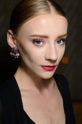 magdzie foto:Fashion Images - Filip Okopny
modelka: Claudine Wierzbicka
Makijaż z pokazu Macieja Zienia "First Lady"