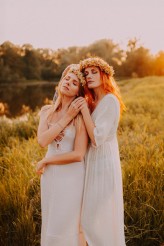 Szamanitka                             Fotografka ig: stories.bymarta
Druga modelka ig: ewelina _romanowska
Wianki: ja            