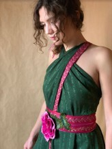 Emilia_Helena Szmaragdowa żakardowa suknia z detalalami w kolorze fuksji

Modelka: Maria Łać
Projekt: Emilia Helena Pyrz