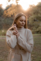 panna_z_aparatem                             model:             