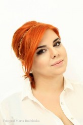 Beatriz Moja "ruda" klientka w ślubnym makijażu i fryzurze mojego autorstwa. 
MUA: Wake Up and Make Up Beata Szymczak
PHOTO: Fotograf Marta Rudzińska