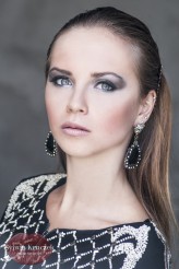 Sylwijka zapraszam - www.facebook.pl/sylkru

make up - Sylwia Kruczek
fot - Karolina Jasińsky
mod - Patrycja