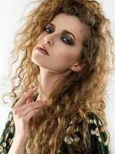 curlyhair fot. Marcin Plezia
mua: Aneta Kaszuba