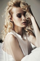 soulen modelka: Joanna Gacek // Fashion Color Models Agency
hair: Ania Wilga // Strefa URODY
mua: Sylwia Jaworska

by: www.facebook.com/sylwiasygnatorart