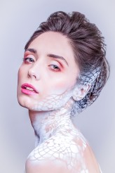 aneta_koszyczek Model: Eleonora Jaroshchynko
Make-Up: Aneta Koszyczek
Photo: Monika Woźniak
Hair: Kamila Kubowicz