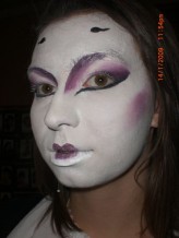 darruniaa889                             ćwiczenia w szkole :) mały pokaz umiejętności, generalnie interesuje mnie makijaż :)            