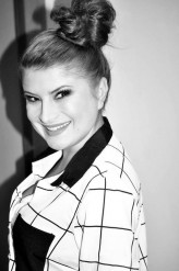 jasienczyk Piosenkarka Beatka  Dobosz z The Voices of Poland na pokazie mody Fashion by Night zdj.dla magazynu MODA&amp;STYL
