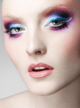 methea_ fot. Sandra Sobolewska
mod. Klaudia

Makijaż wygrał w 2012 konkurs w czasopiśmie Make-Up Trendy w kategorii KOLOR :)