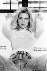 olaszkolda Celowo wrzucam tutaj bo wiem, że wszyscy tu są
Z racji, że MaxModel się zamyka zapraszam Was na moje konta

IG: instagram.com/olaszkolda/

PORTFOLIO
kavyar.com/olaszkolda