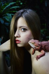 agave Make up: Katarzyna Ząbczyk
 Agama udostępniona dzięki Ogrodowi zoologicznemu im. Stefana Milera w Zamościu.
