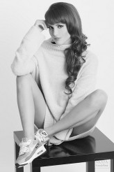 Brux Modelka: Natalia Burczyńska
Makijaż i stylizacje: Karina Zienkiewicz
Fryzura: Ewelina Stelter
Foto: Brux
Projekt: Moda Foto&Print