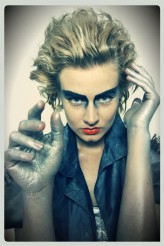 2137 Make-Up/Style: Paula Styrczula / Szkoła Wizażu i Stylizacji Artystyczna Alternatywa 
Modelka: Sylwia S.