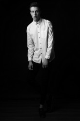 DariuszPytiakJr Photoshoot w Londynie. By BlueRooms Studios. 

Look: Smart casual. 