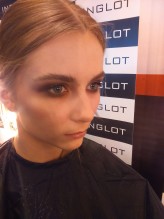 bjutas                             Fashion Philosophy Fashion Week Poland

Backstage            