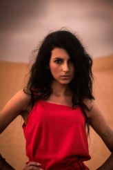 claudia_twister When I kiss the sand...
I felt that...

#diuna #pustynia #modelka #polskamodelka #czarnewłosy #arabka #maroko #czerwonasukienka #glamour #maxmodels #współpraca #wspolpraca