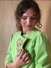 Emilia_Helena Aksamitna kurtka, szwy wykończone haftem, ręcznie malowany detal