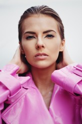 rodzynkowa                             Fot. Kasia Sokolenko
MUA: Julia Kwiecińska
Styl: Klaudia Markiewicz            