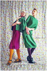 goszawasik Cykl barwnej fotografii analogowej -stanowił impresję na temat kolorystyki i stylistyki ubrań z kolekcji “Geometria form”.
emwudesign
